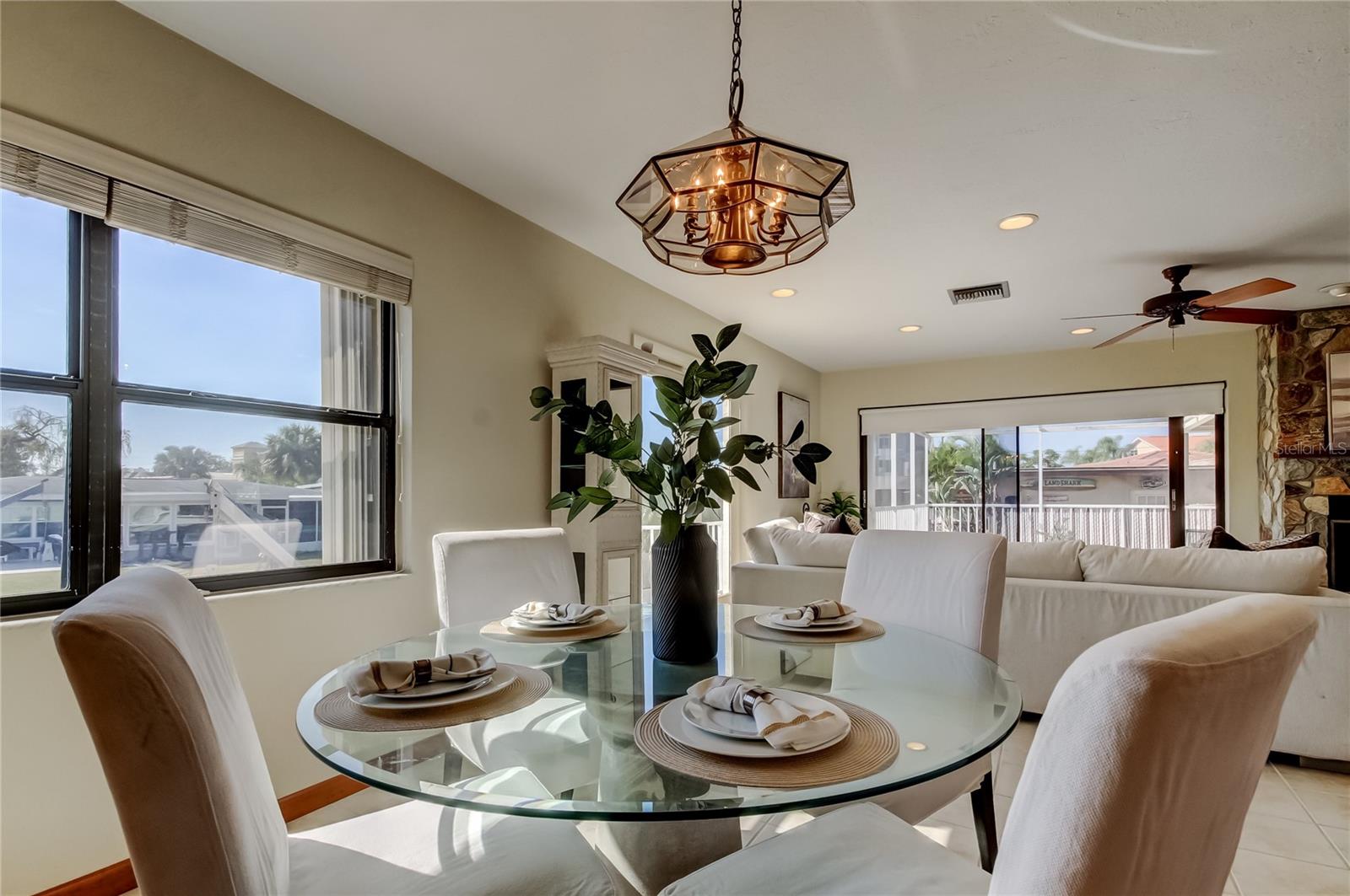 212 WESTWINDS DR, PALM HARBOR, FL, 34683