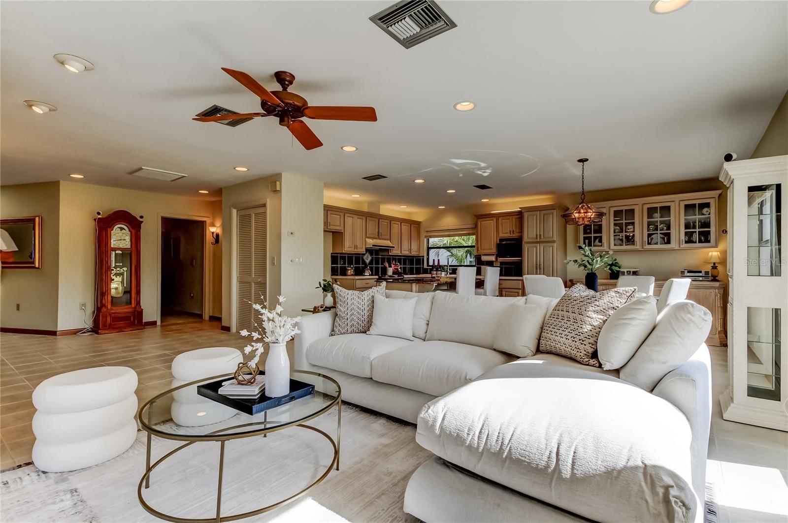 212 WESTWINDS DR, PALM HARBOR, FL, 34683