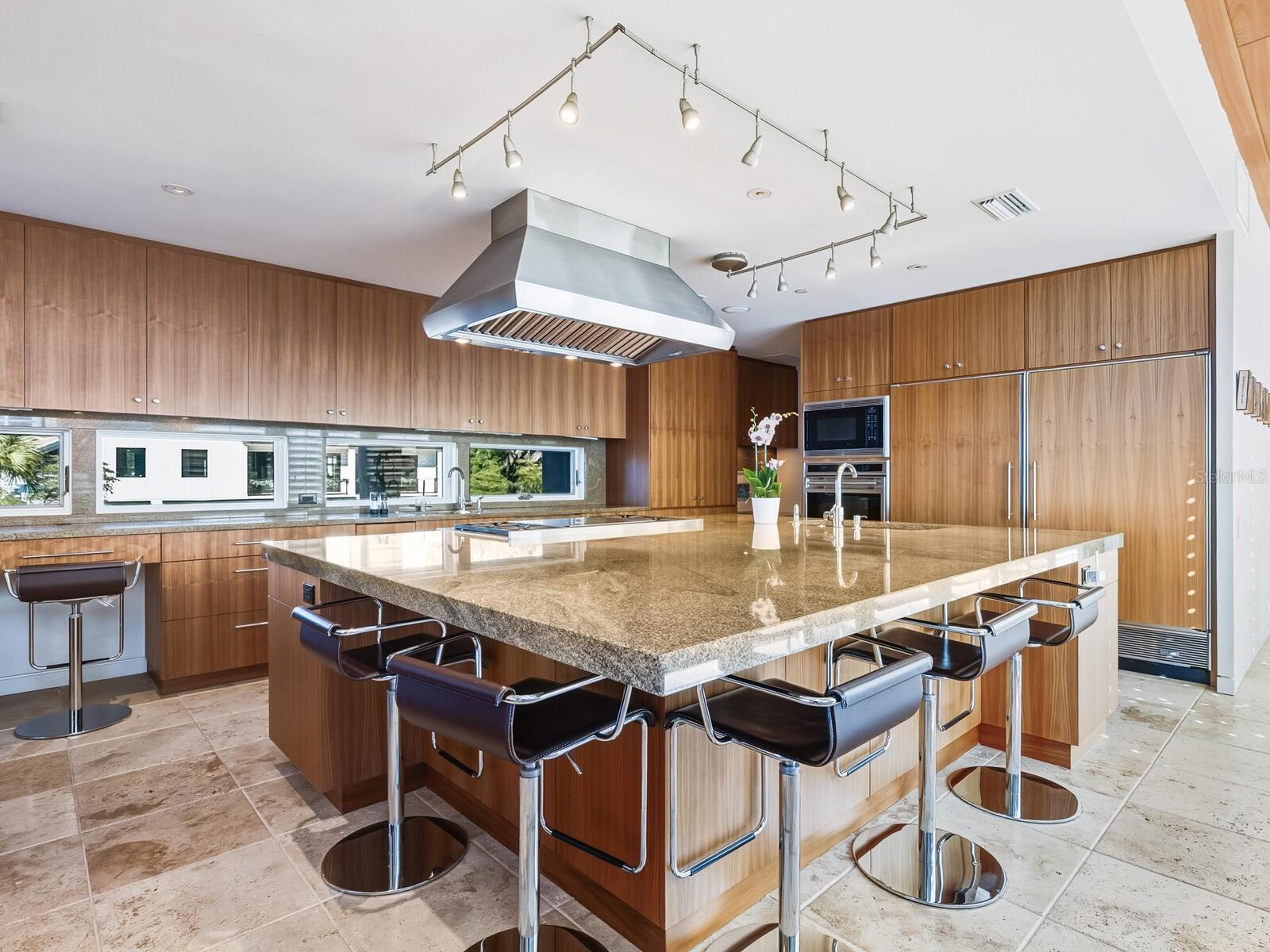 A4672697 Property Photo