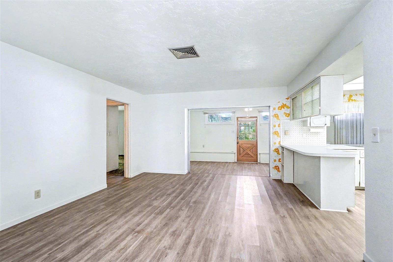 6733 14TH AVE N, ST PETERSBURG, FL, 33710