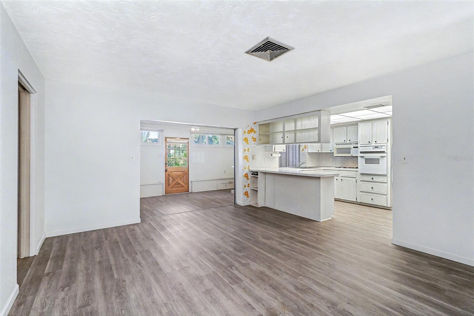 6733 14TH AVE N, ST PETERSBURG, FL, 33710