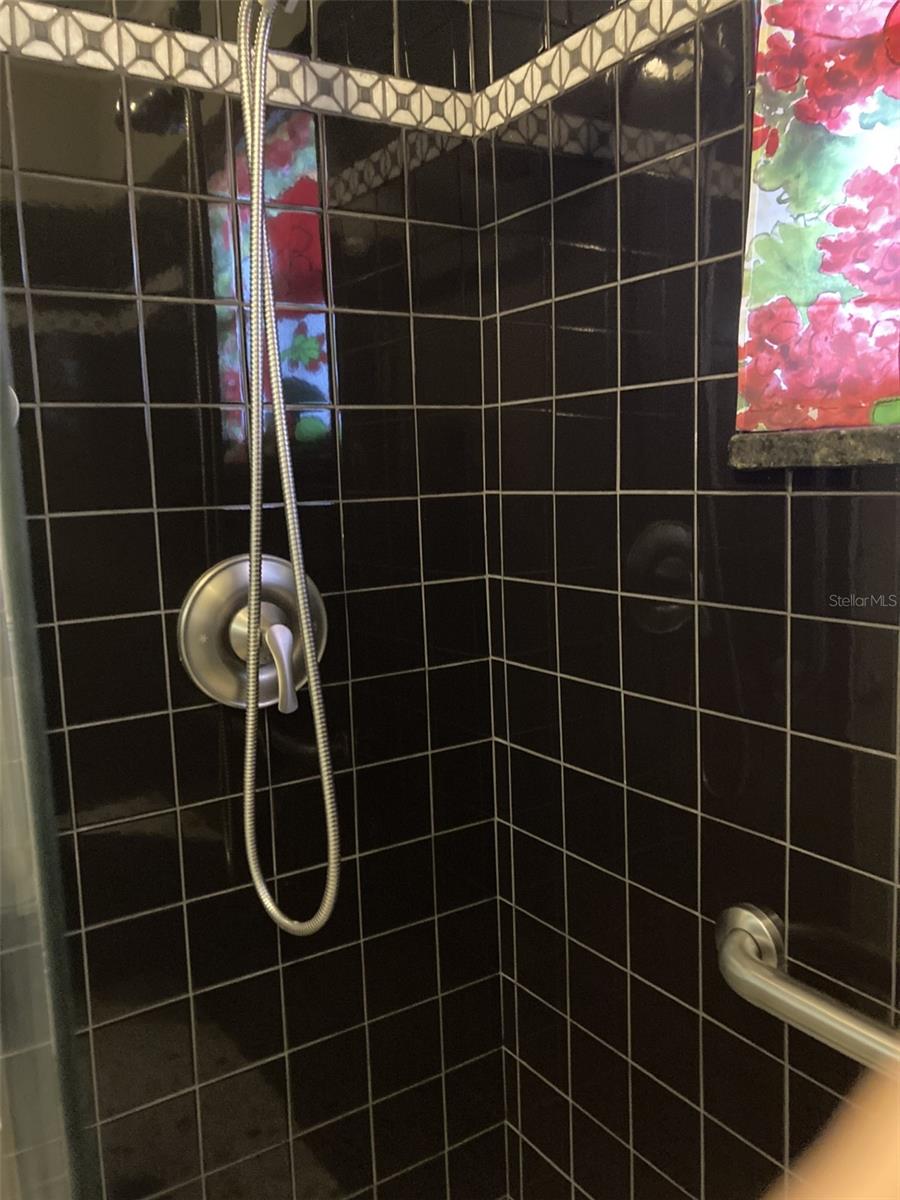 A4672709 Property Photo