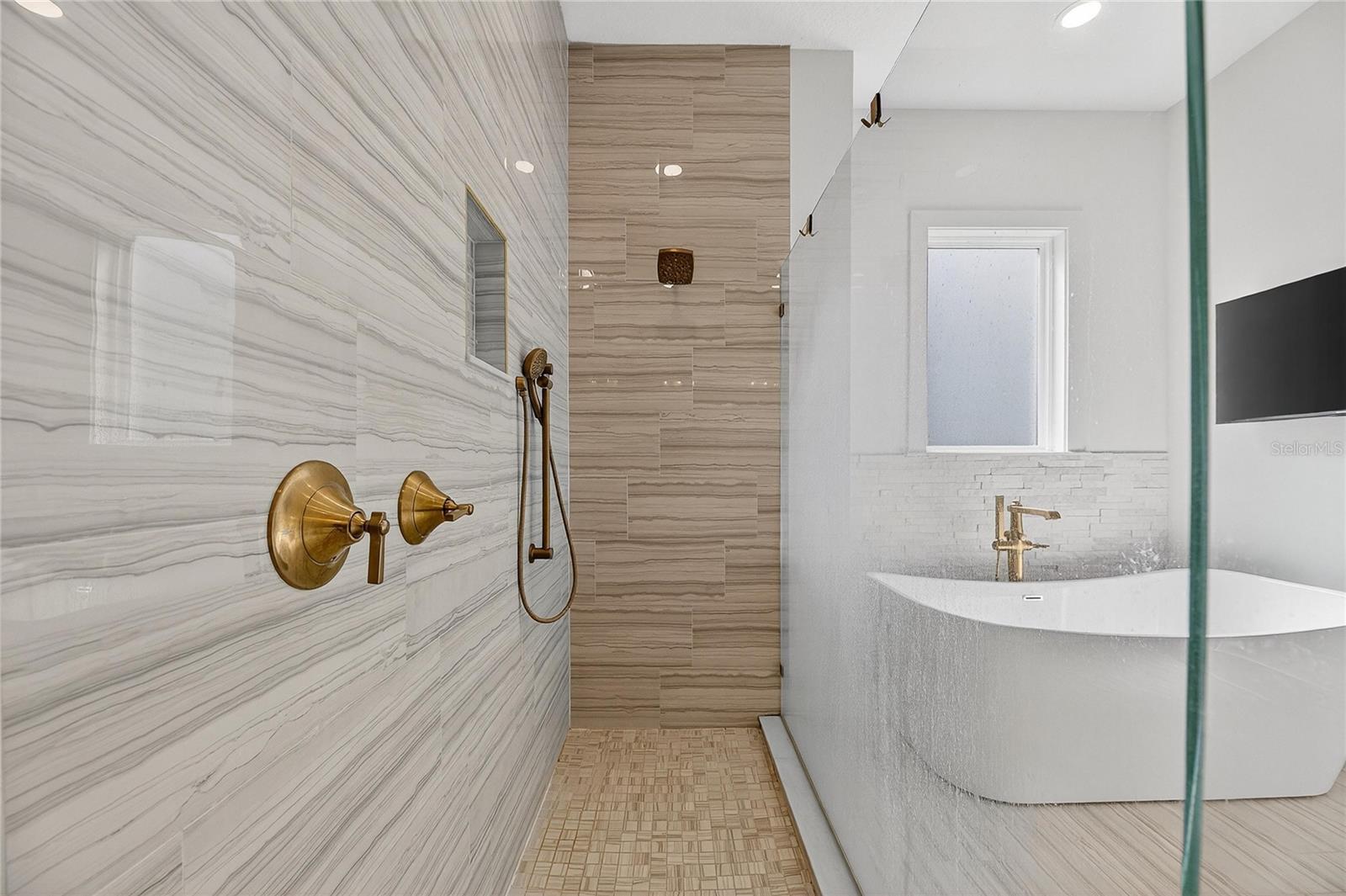 5720 TYBEE ISLAND DR, APOLLO BEACH, FL, 33572