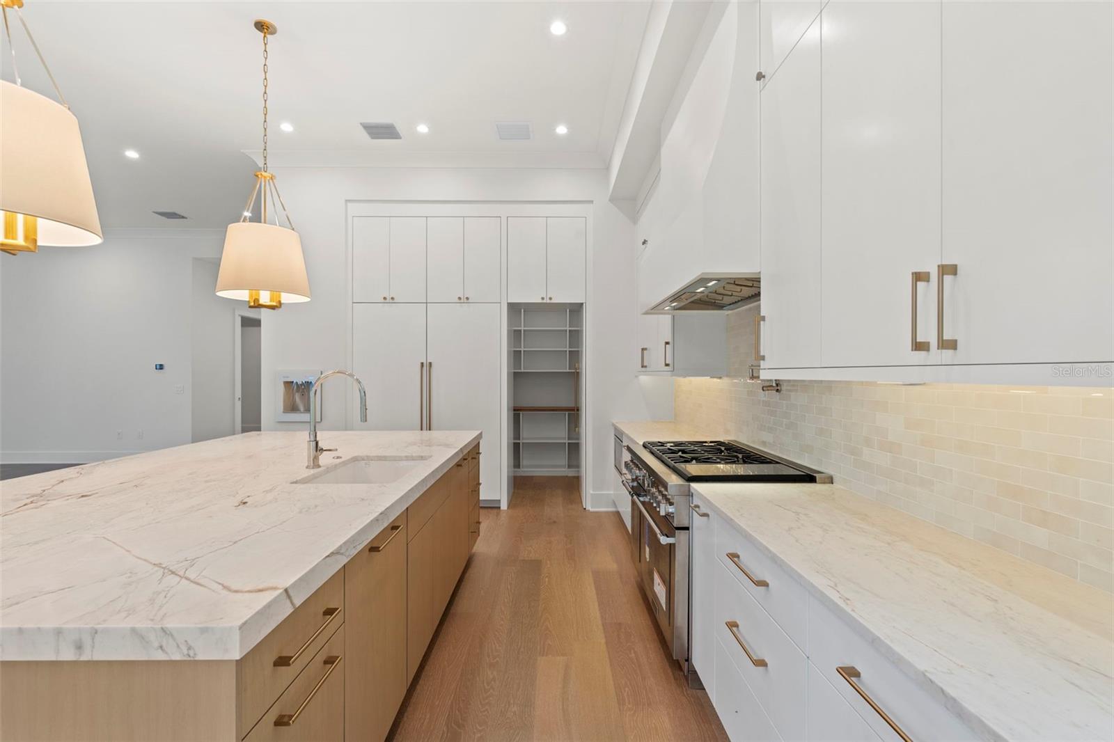 TB8449769 Property Photo