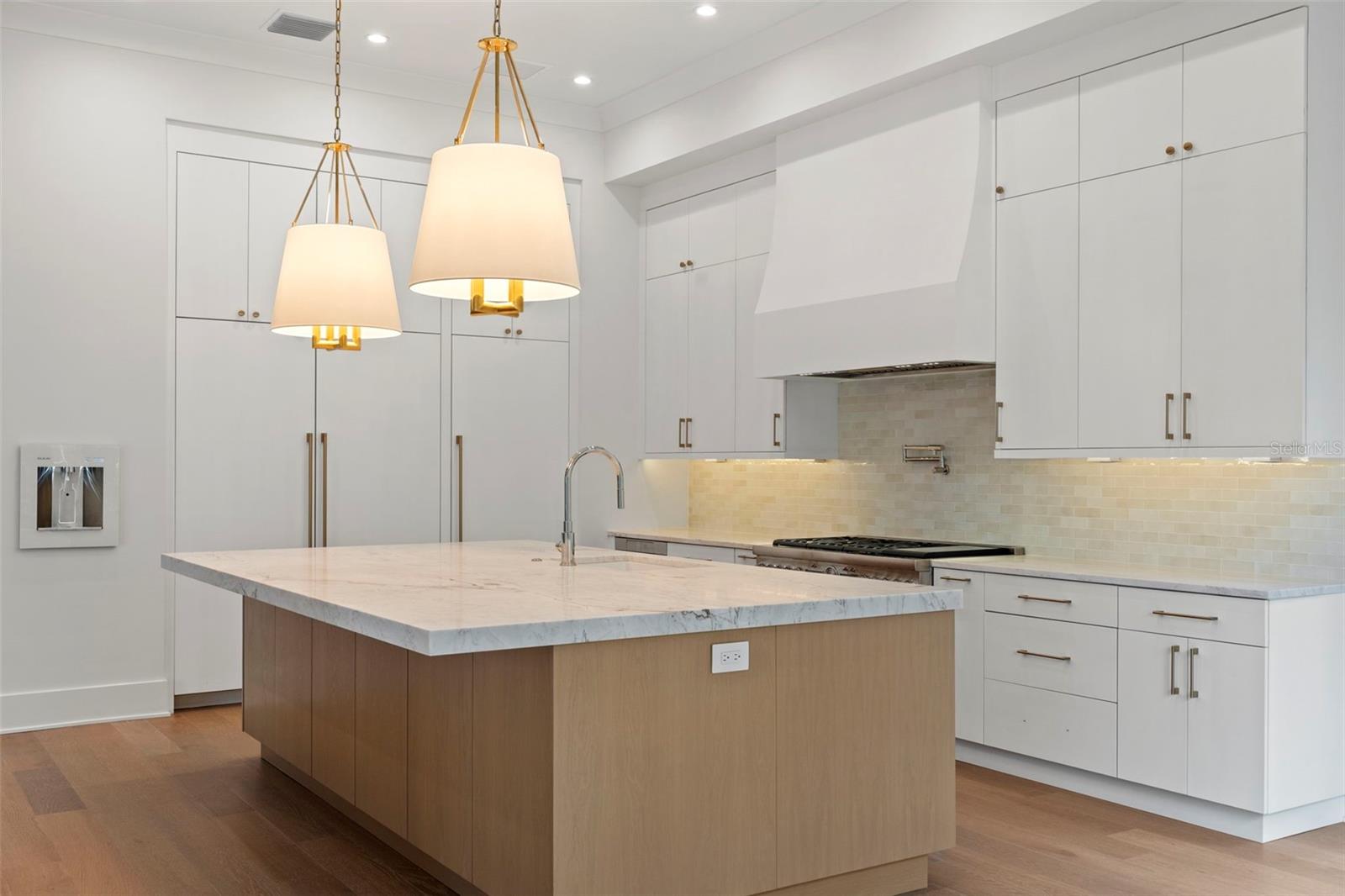 TB8449769 Property Photo