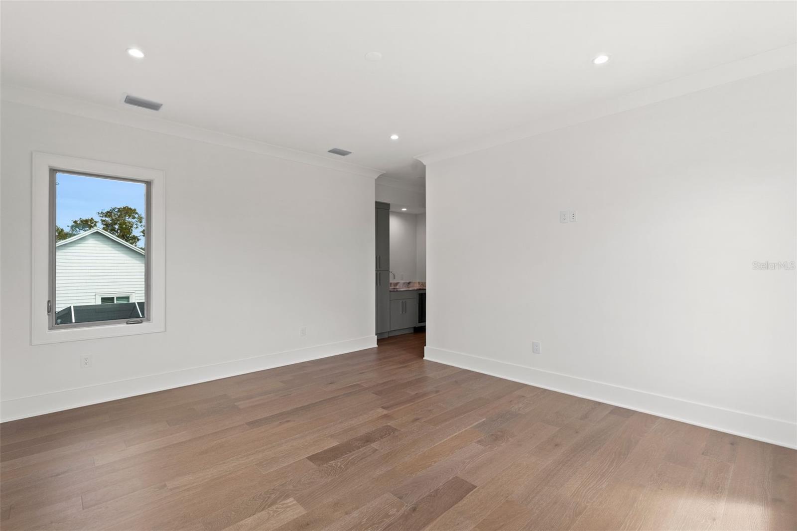 TB8449769 Property Photo