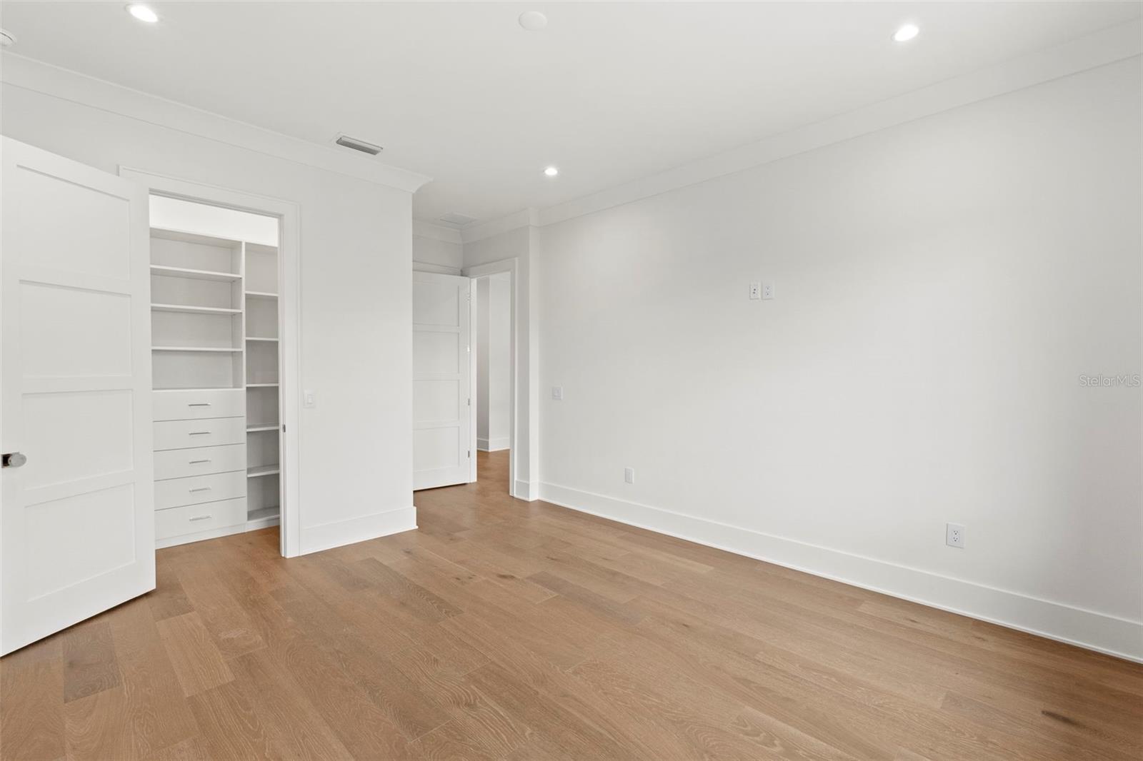 TB8449769 Property Photo