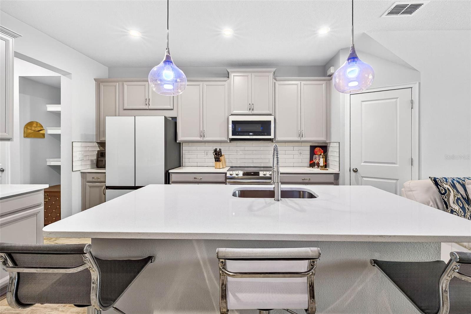 25993 WOVEN WICKER BND, LUTZ, FL, 33559