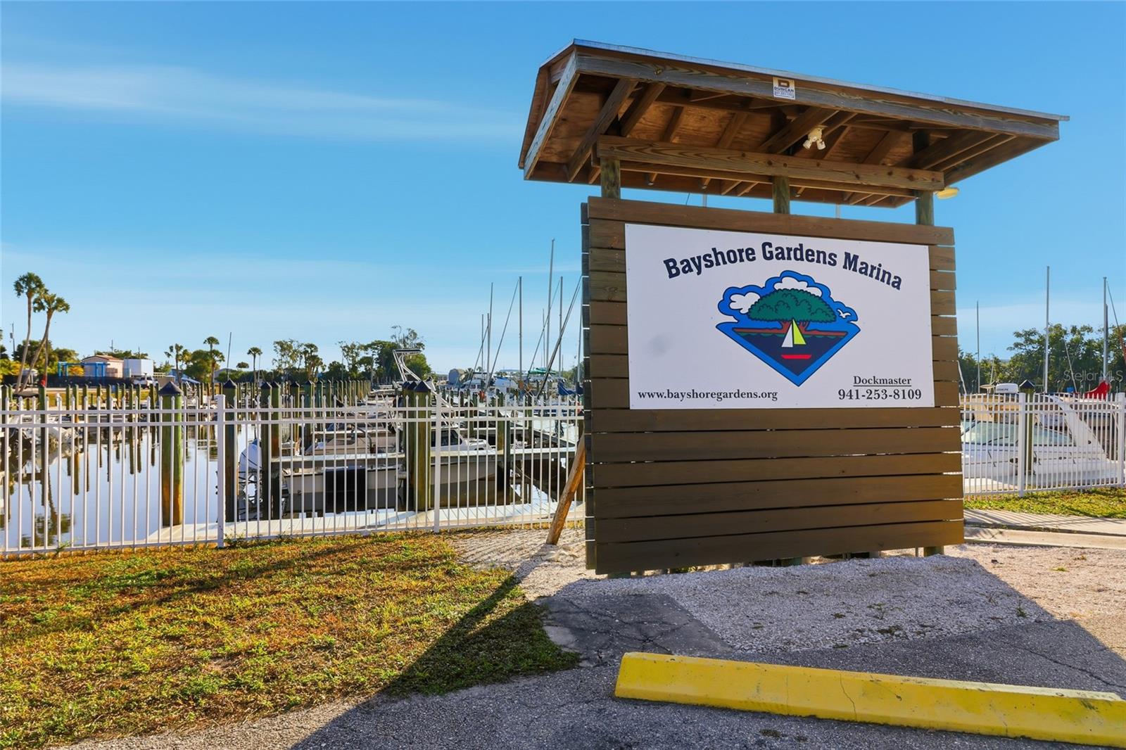 3120 MERCER RD, BRADENTON, FL, 34207