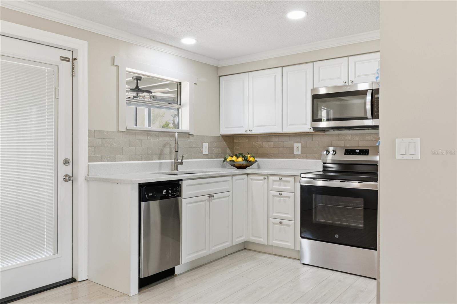 3120 MERCER RD, BRADENTON, FL, 34207