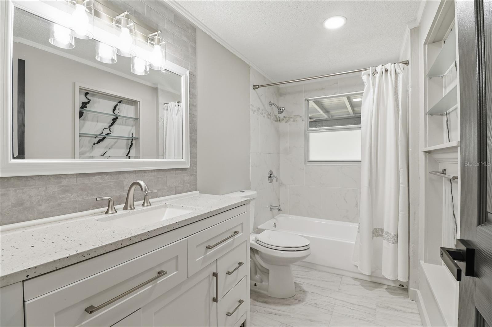 3120 MERCER RD, BRADENTON, FL, 34207