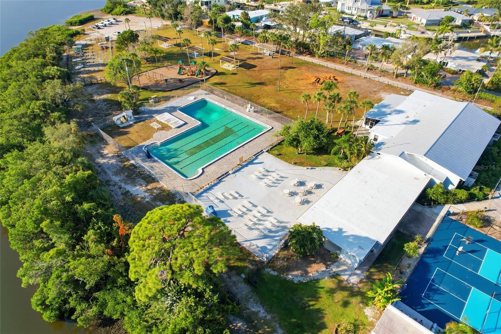 3120 MERCER RD, BRADENTON, FL, 34207