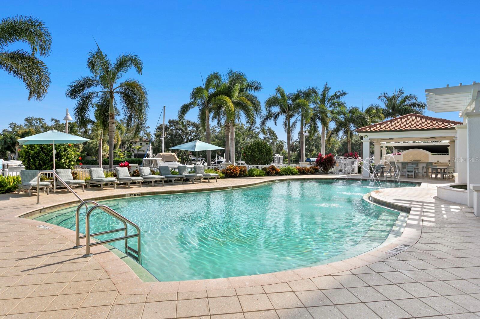 1325 SNELL ISLE BLVD NE #811, ST PETERSBURG, FL, 33704