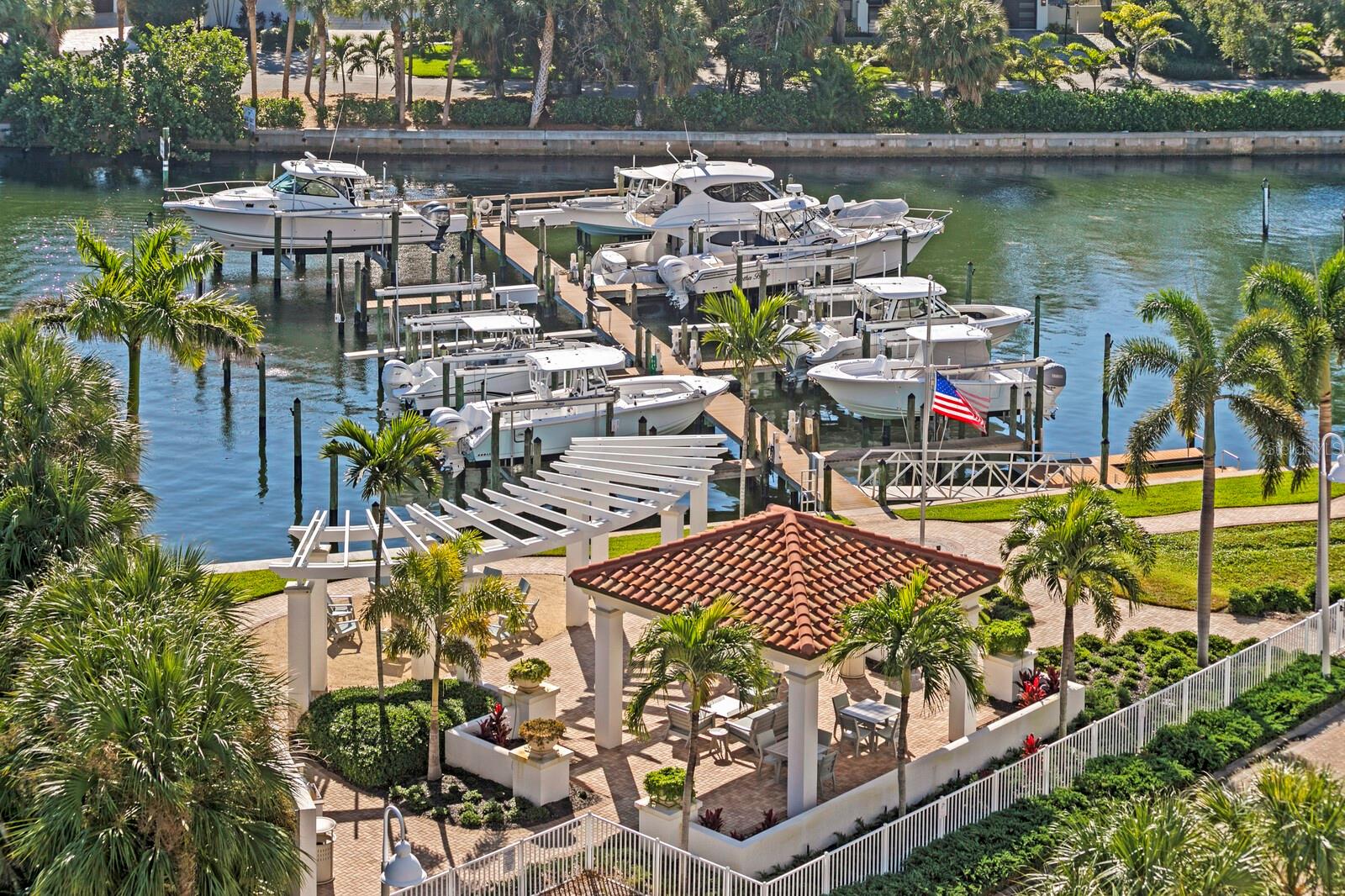 1325 SNELL ISLE BLVD NE #811, ST PETERSBURG, FL, 33704