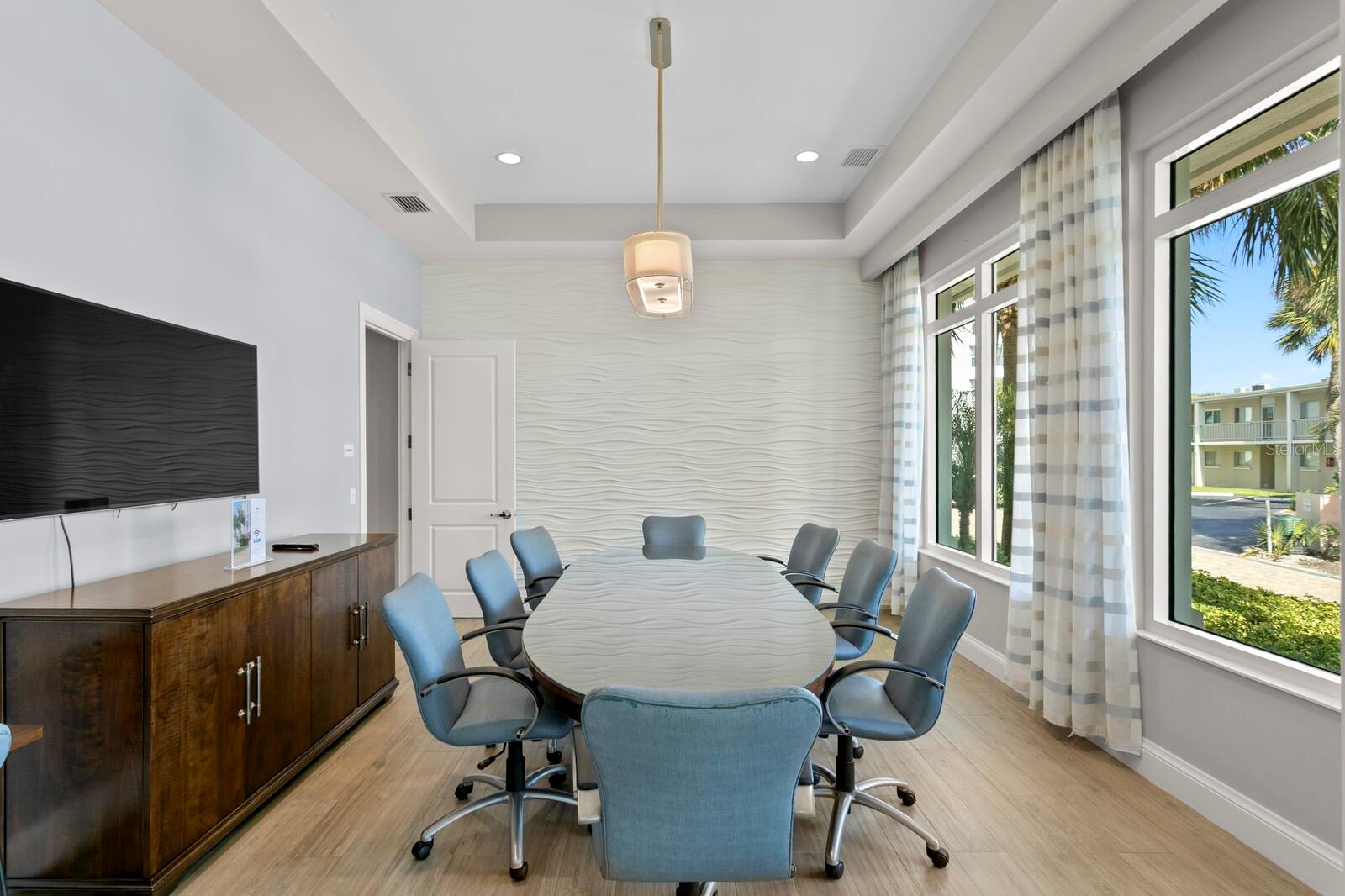 1325 SNELL ISLE BLVD NE #811, ST PETERSBURG, FL, 33704