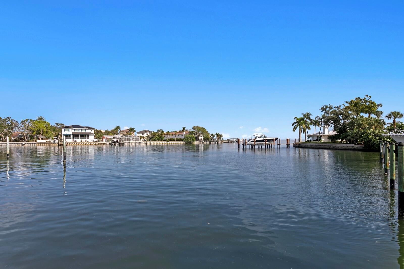 1325 SNELL ISLE BLVD NE #811, ST PETERSBURG, FL, 33704