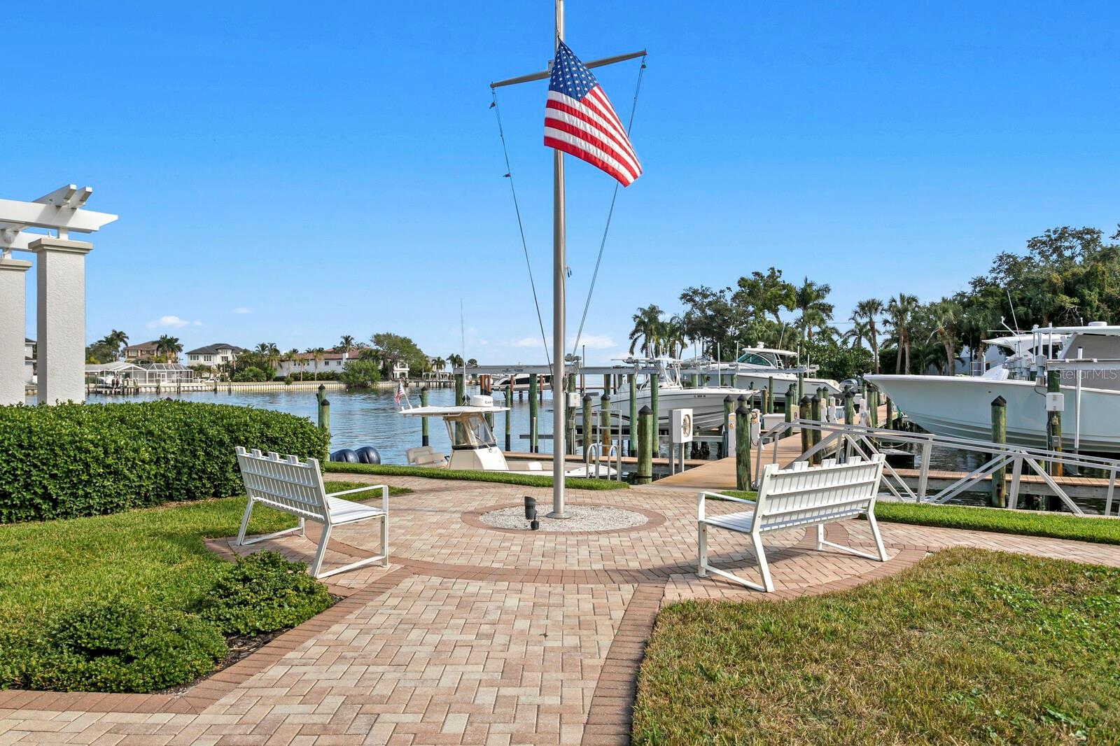 1325 SNELL ISLE BLVD NE #811, ST PETERSBURG, FL, 33704