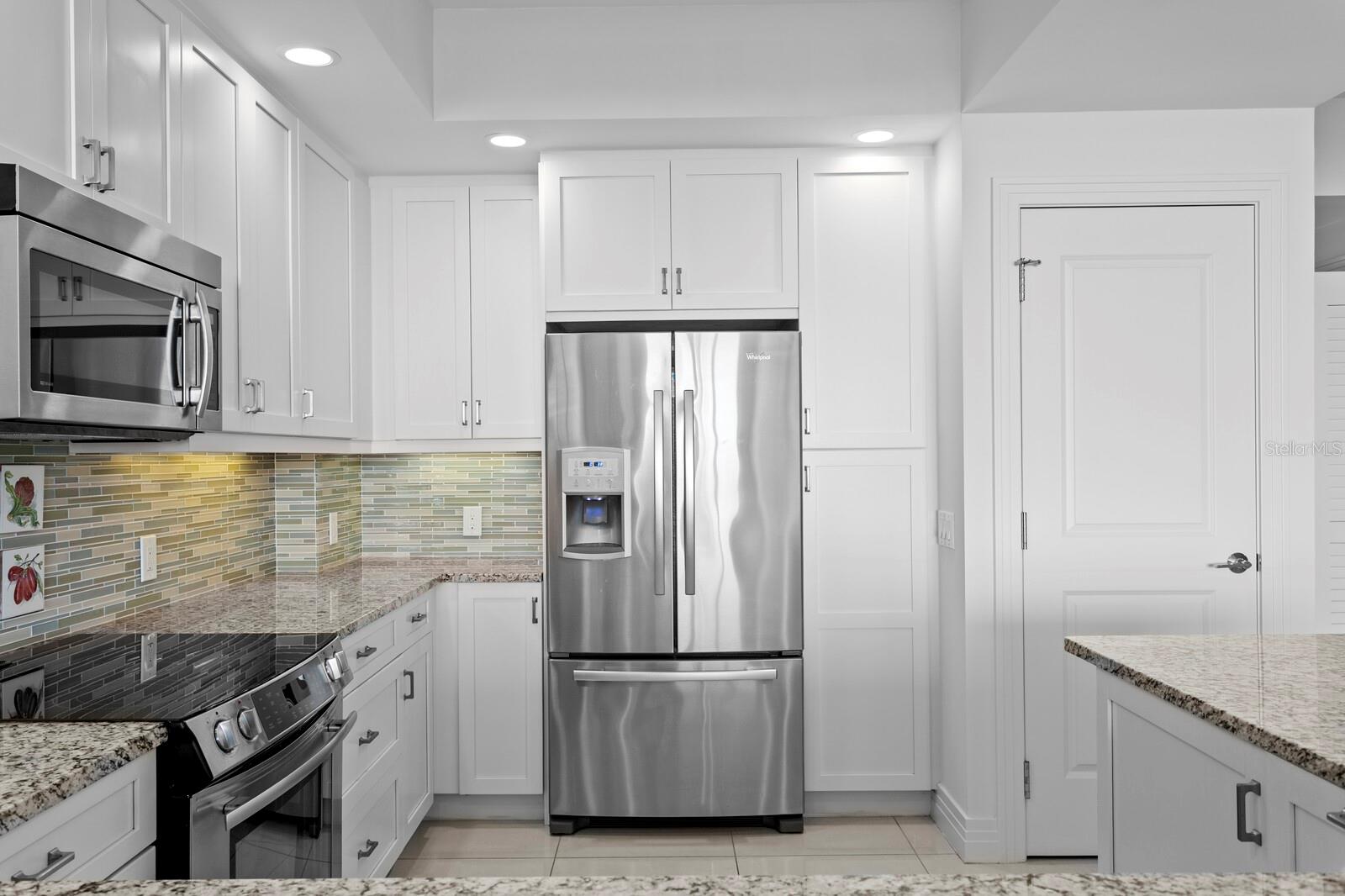 1325 SNELL ISLE BLVD NE #811, ST PETERSBURG, FL, 33704