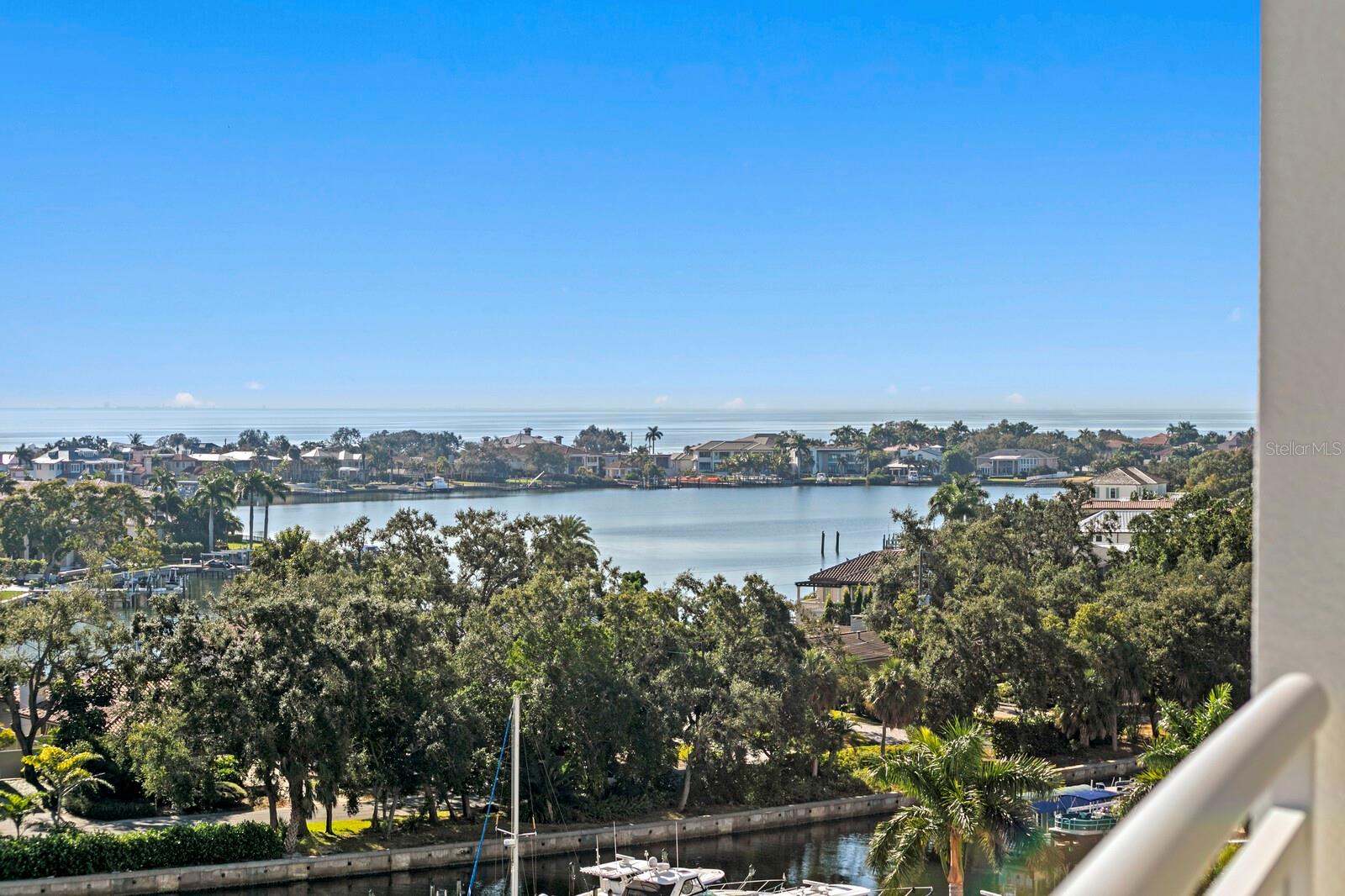 1325 SNELL ISLE BLVD NE #811, ST PETERSBURG, FL, 33704