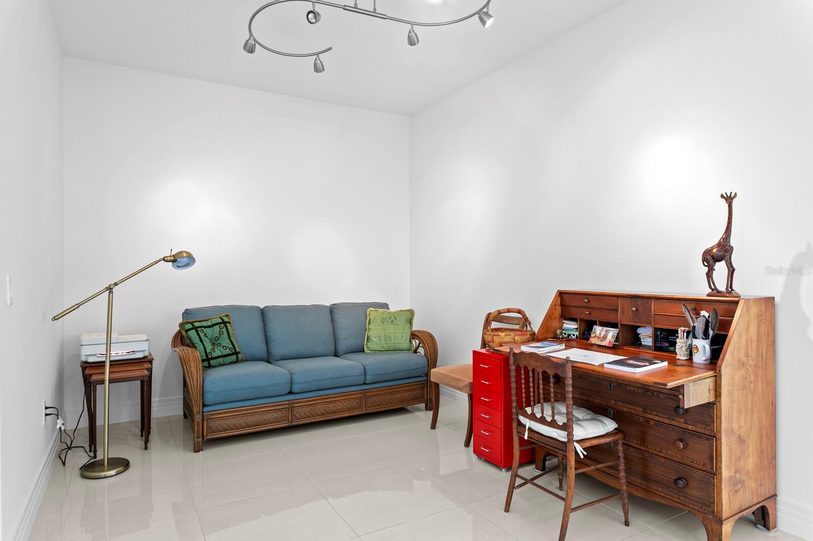 1325 SNELL ISLE BLVD NE #811, ST PETERSBURG, FL, 33704