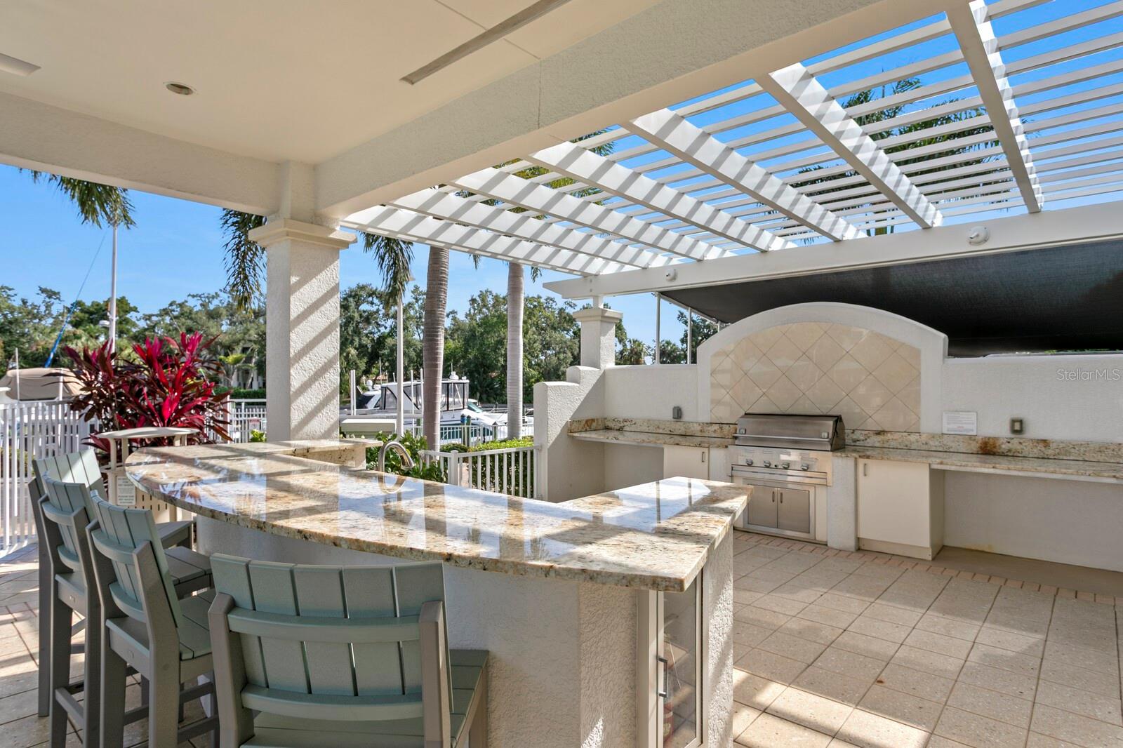 1325 SNELL ISLE BLVD NE #811, ST PETERSBURG, FL, 33704