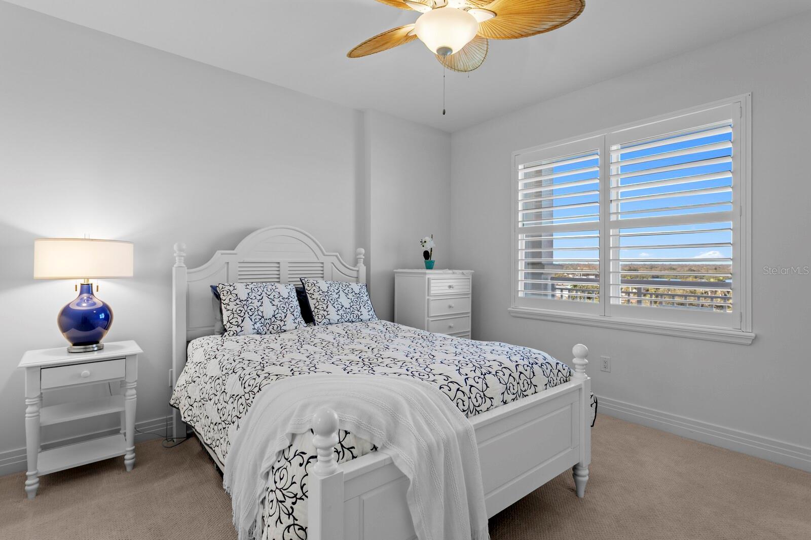 1325 SNELL ISLE BLVD NE #811, ST PETERSBURG, FL, 33704