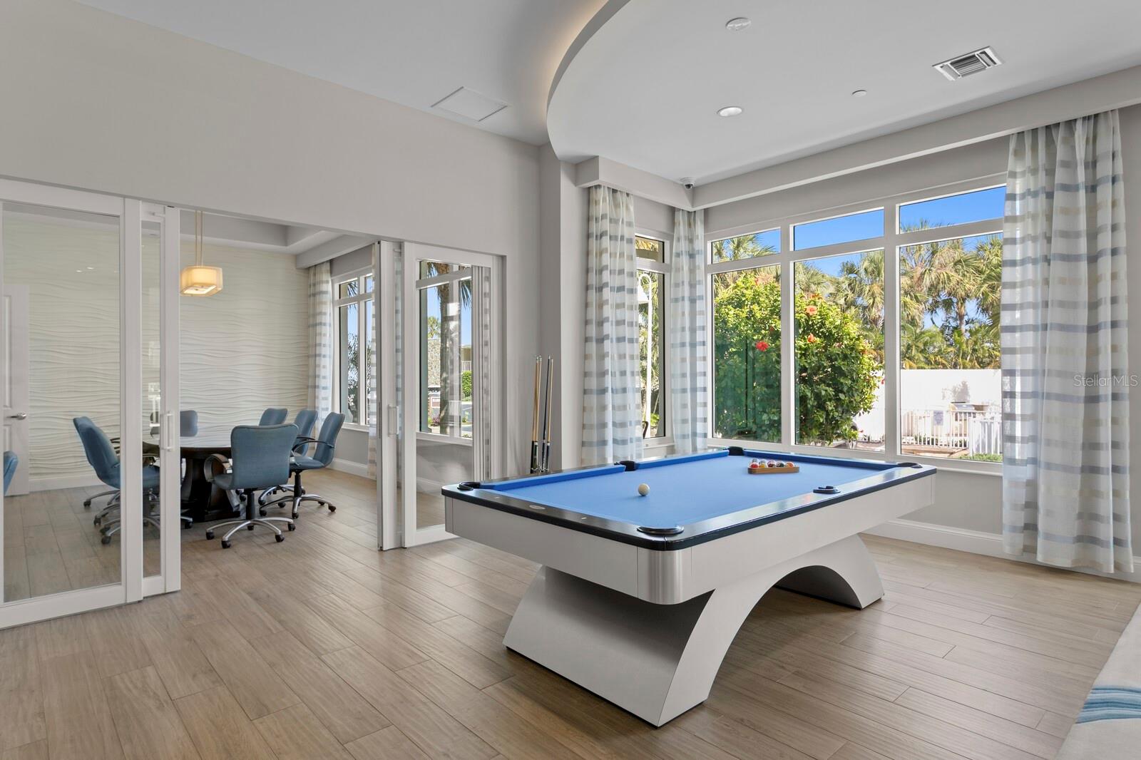 1325 SNELL ISLE BLVD NE #811, ST PETERSBURG, FL, 33704