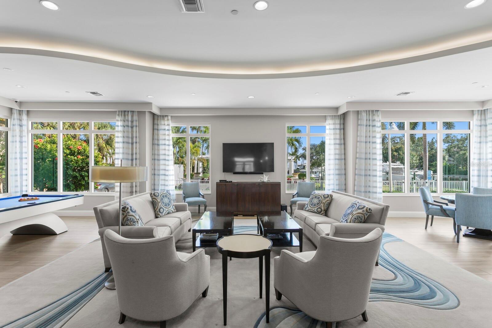 1325 SNELL ISLE BLVD NE #811, ST PETERSBURG, FL, 33704