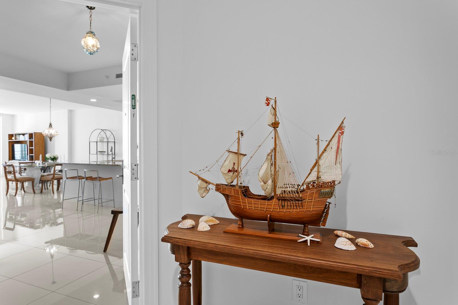 1325 SNELL ISLE BLVD NE #811, ST PETERSBURG, FL, 33704