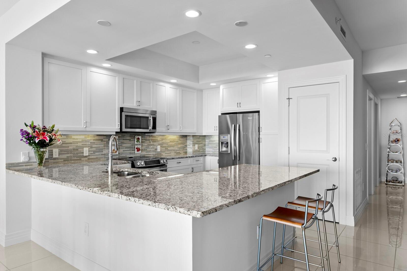 1325 SNELL ISLE BLVD NE #811, ST PETERSBURG, FL, 33704