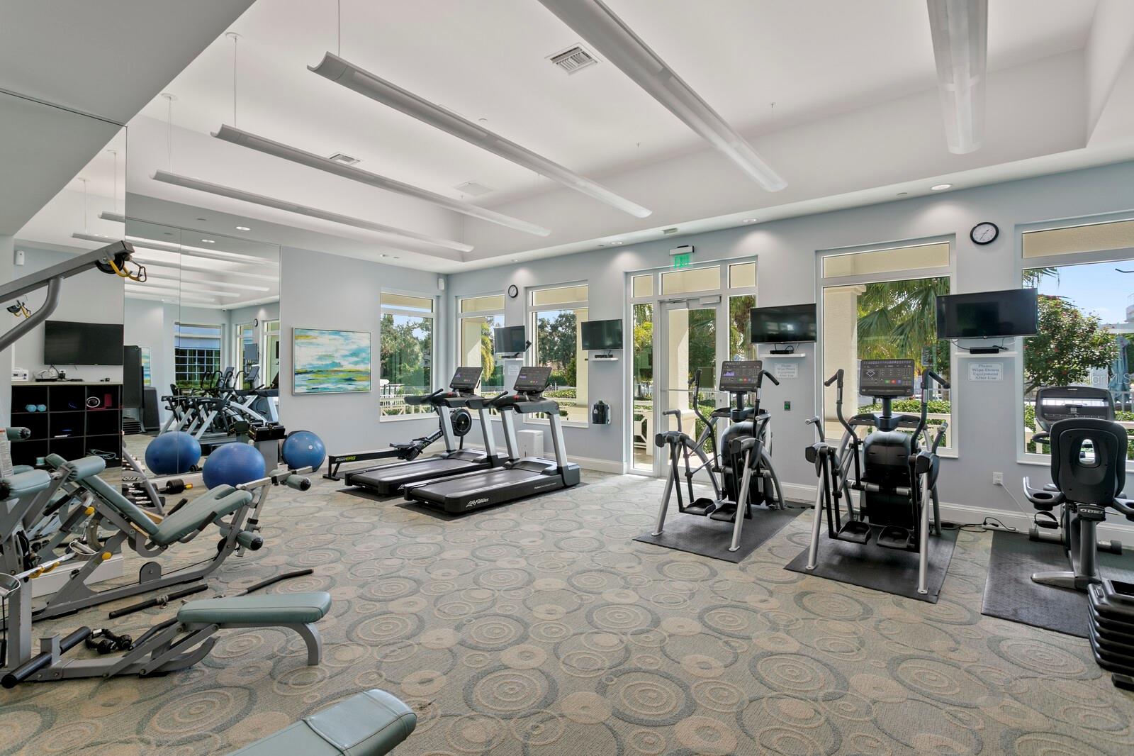 1325 SNELL ISLE BLVD NE #811, ST PETERSBURG, FL, 33704