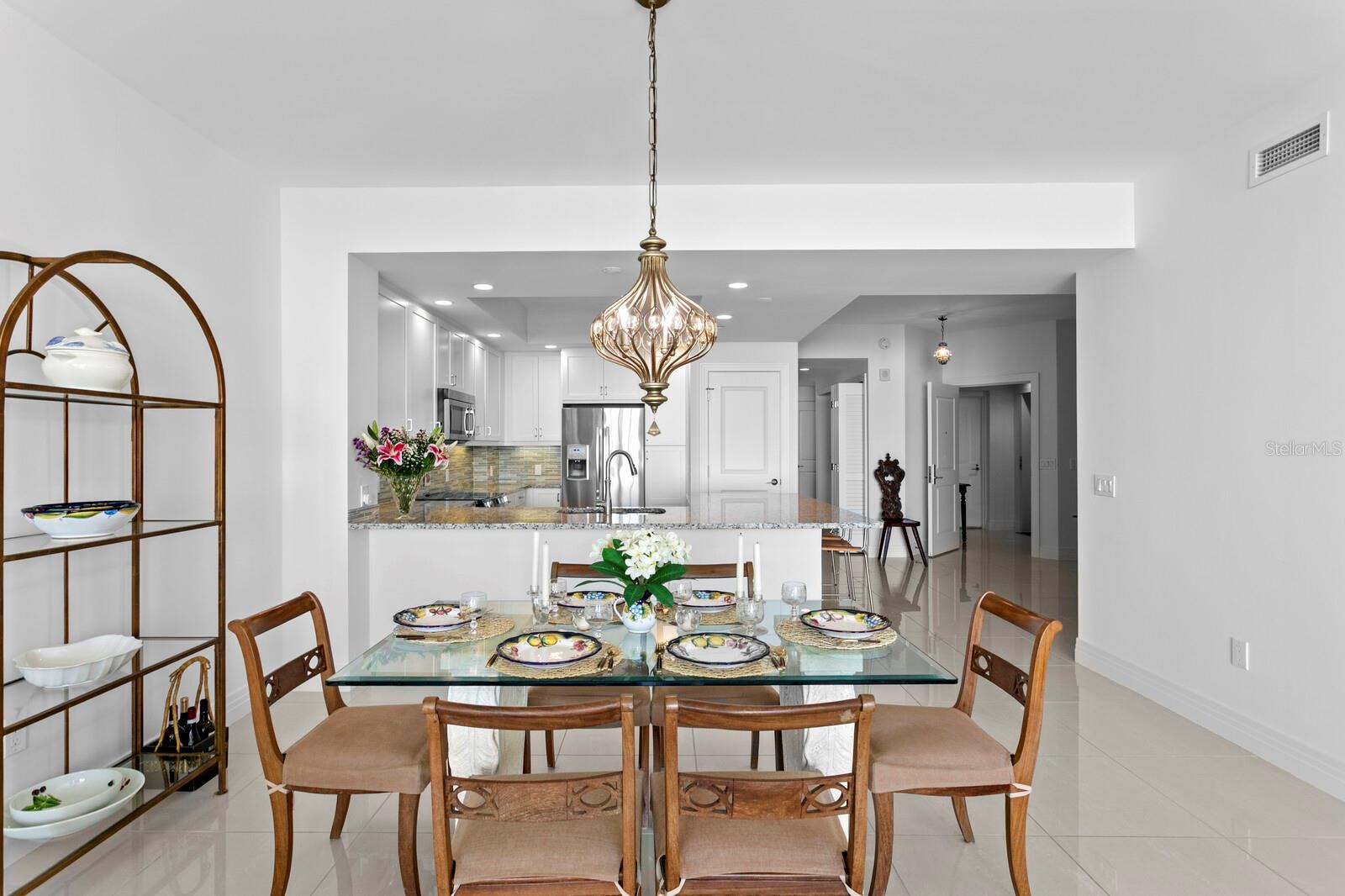 1325 SNELL ISLE BLVD NE #811, ST PETERSBURG, FL, 33704