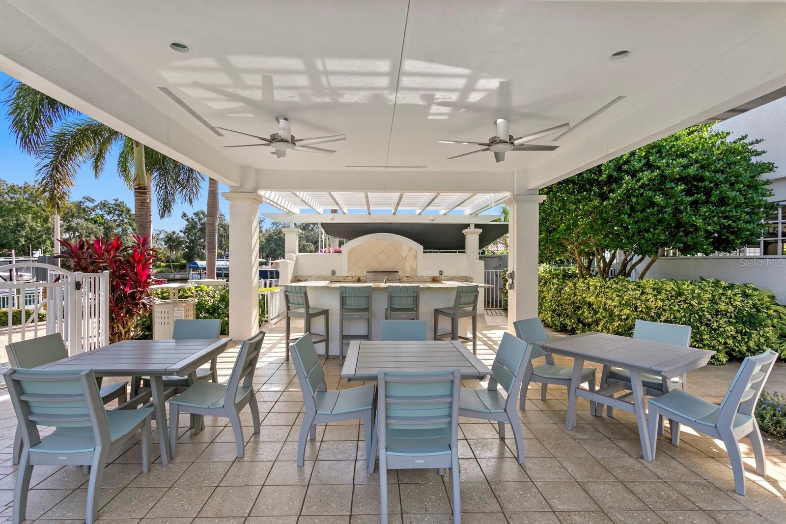 1325 SNELL ISLE BLVD NE #811, ST PETERSBURG, FL, 33704