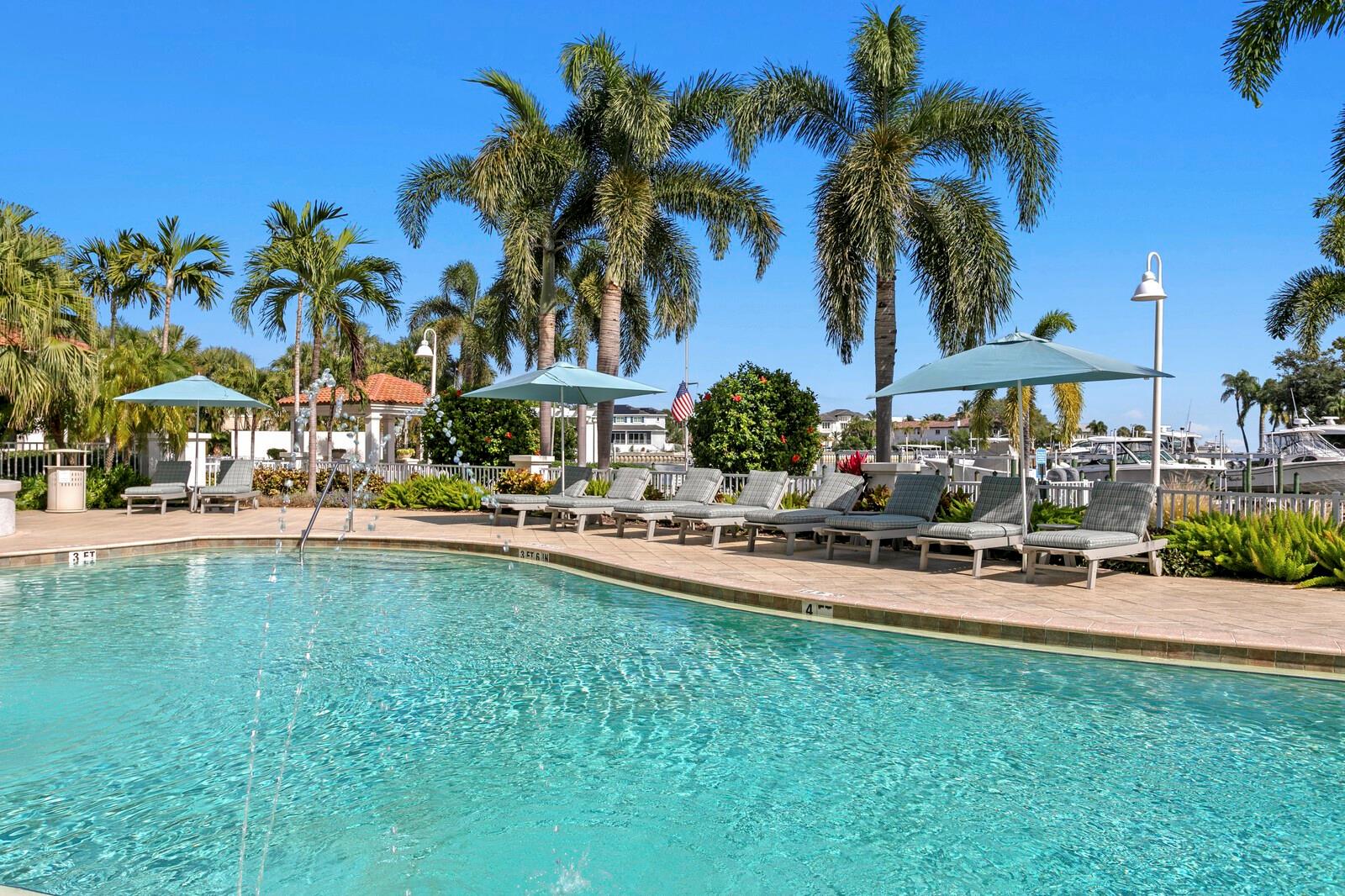 1325 SNELL ISLE BLVD NE #811, ST PETERSBURG, FL, 33704