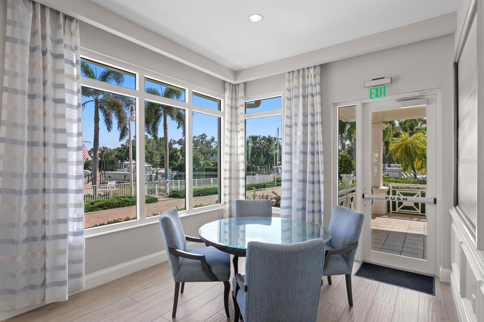 1325 SNELL ISLE BLVD NE #811, ST PETERSBURG, FL, 33704