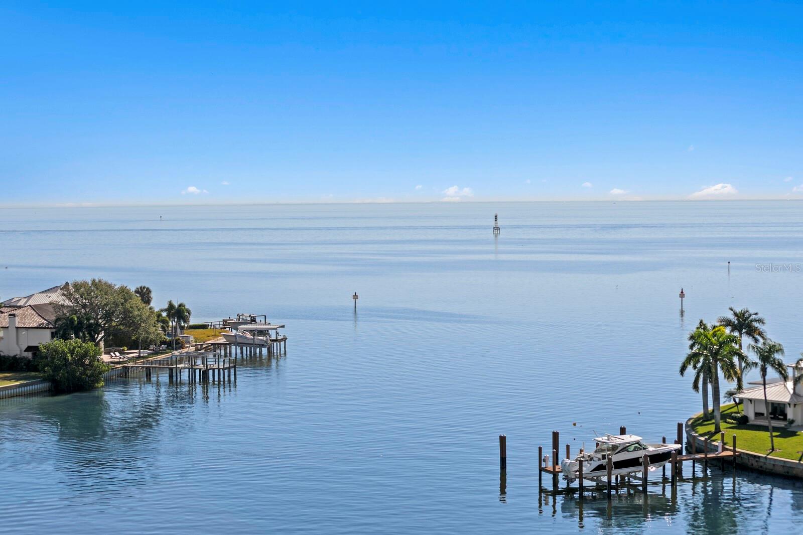 1325 SNELL ISLE BLVD NE #811, ST PETERSBURG, FL, 33704