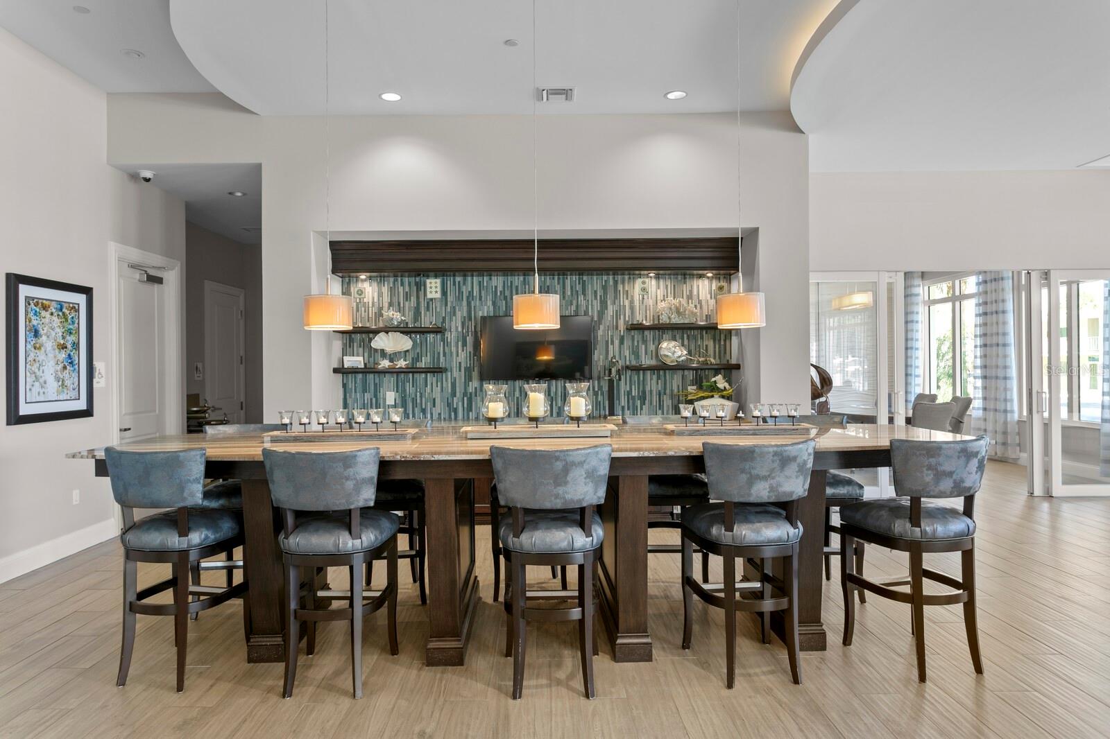 1325 SNELL ISLE BLVD NE #811, ST PETERSBURG, FL, 33704