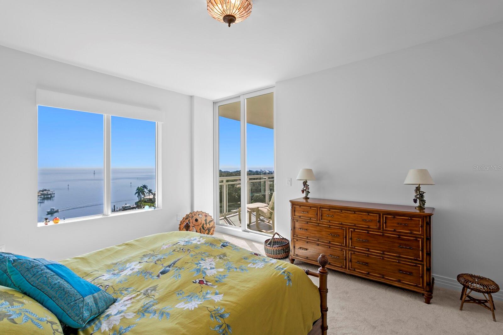 1325 SNELL ISLE BLVD NE #811, ST PETERSBURG, FL, 33704