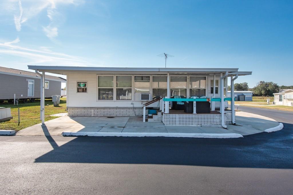 TB8449790 Property Photo