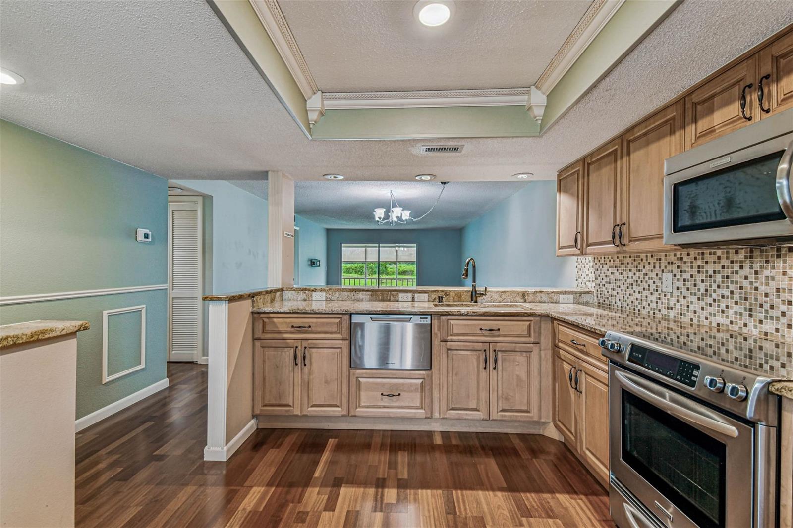 204 MARY DR, OLDSMAR, FL, 34677