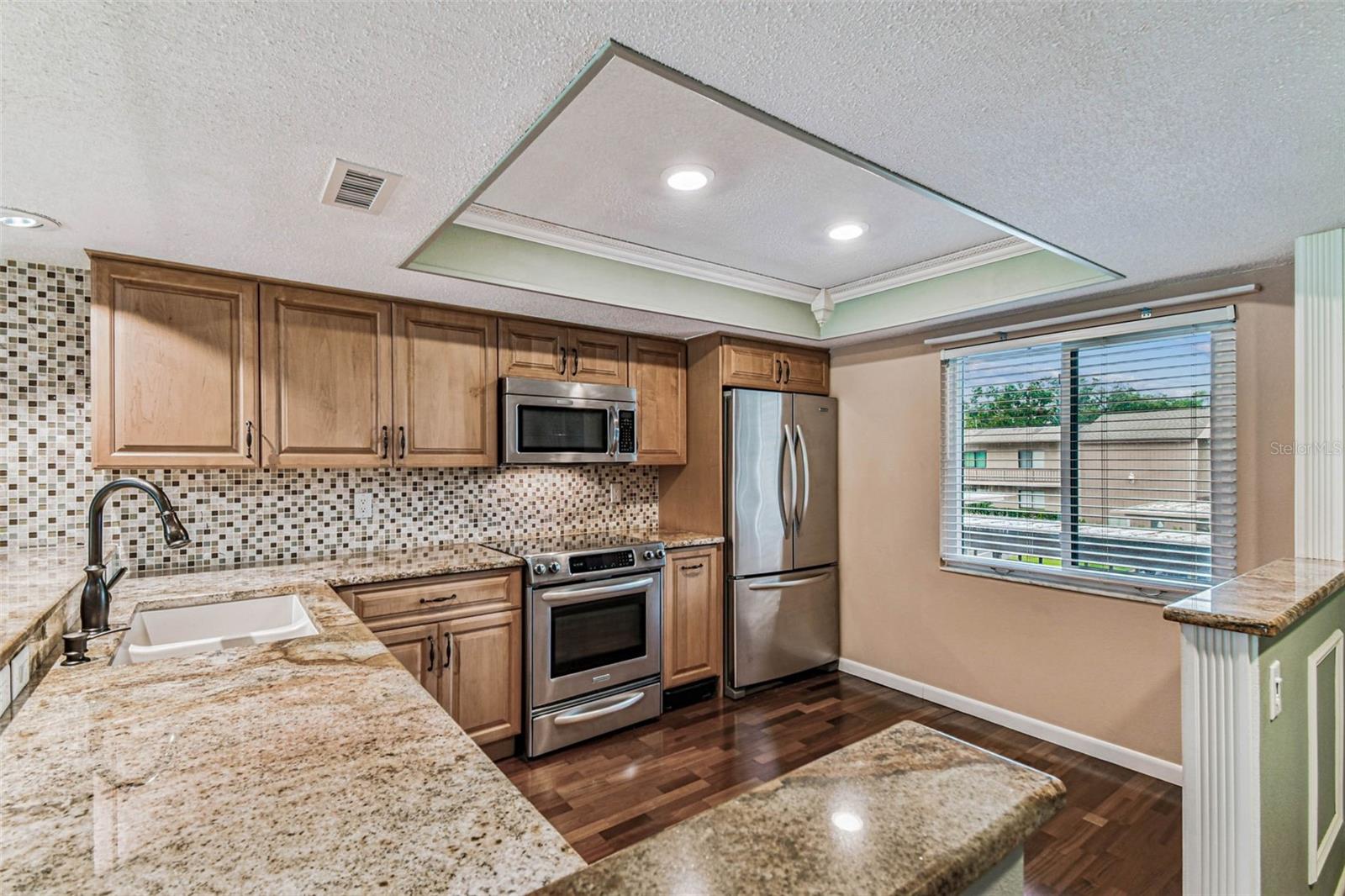 204 MARY DR, OLDSMAR, FL, 34677