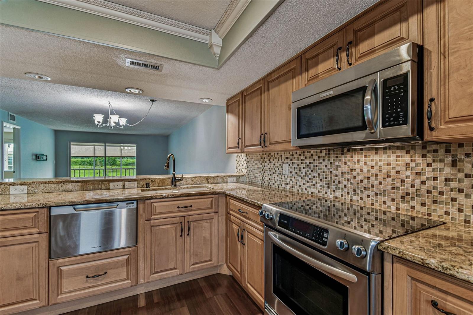 204 MARY DR, OLDSMAR, FL, 34677