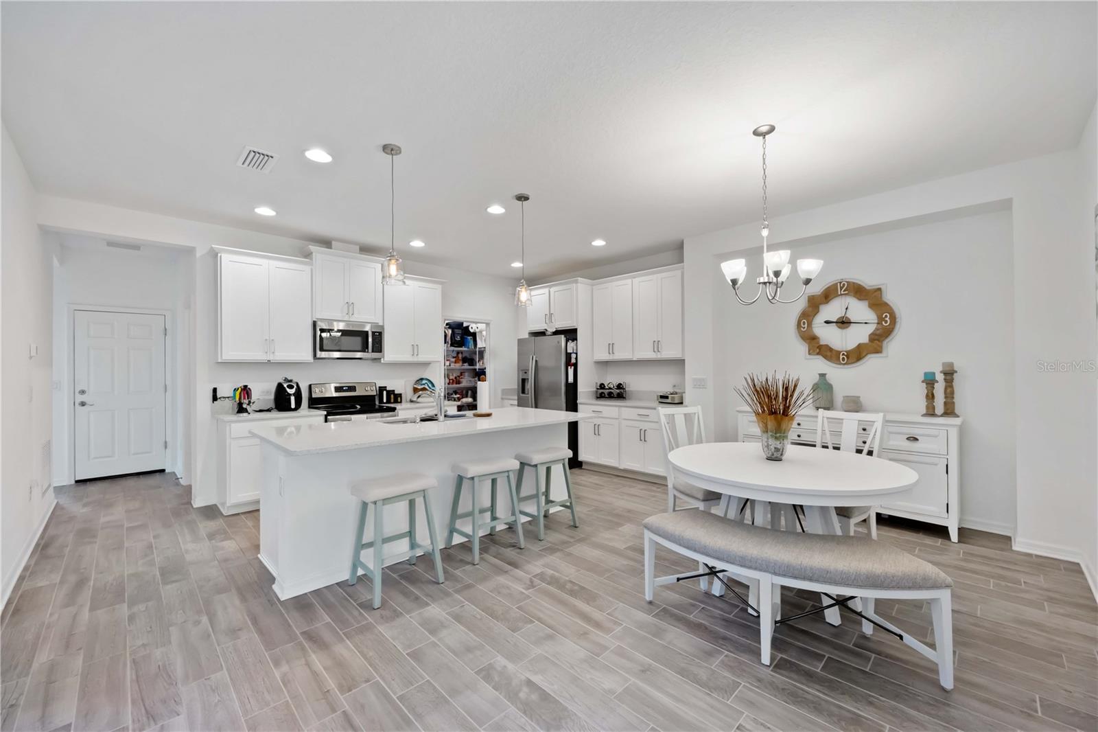 6081 AMBERLY DR, BRADENTON, FL, 34208