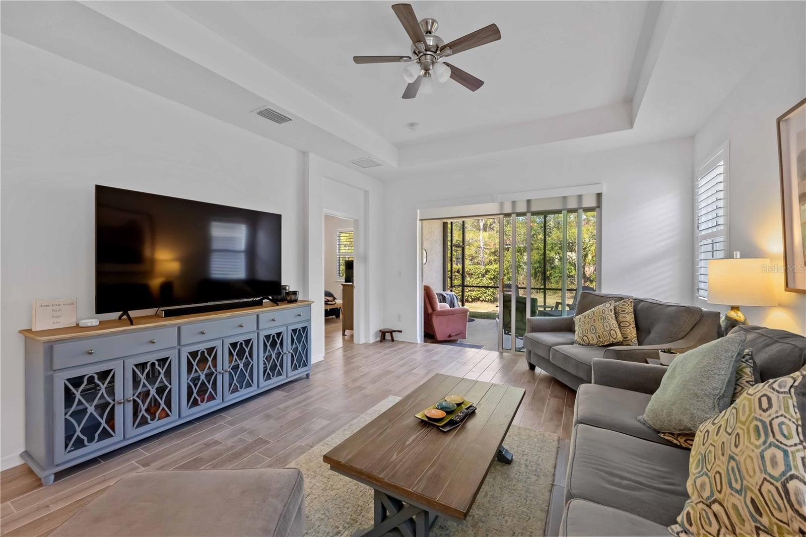 6081 AMBERLY DR, BRADENTON, FL, 34208