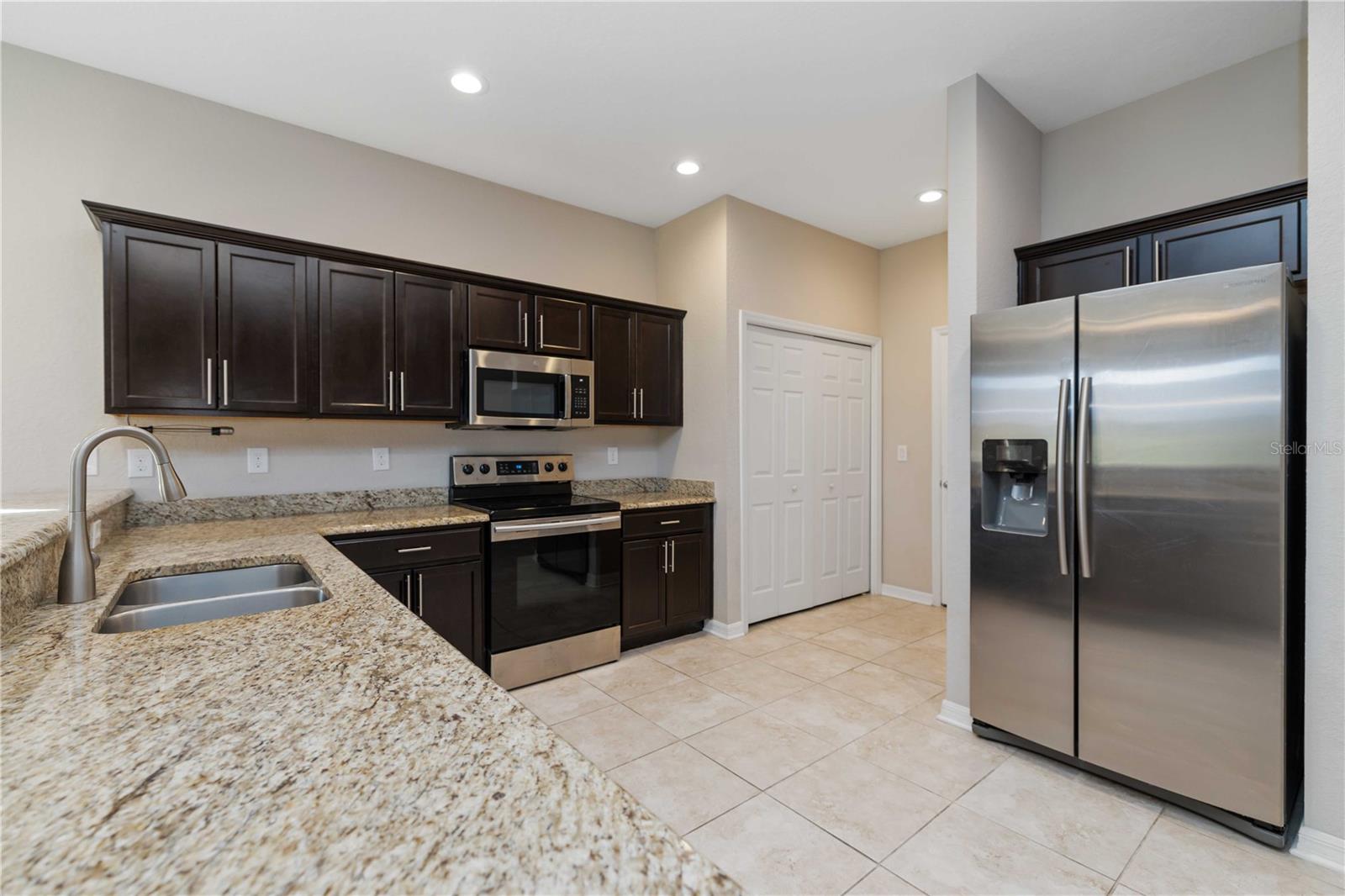 1218 GRANTHAM DR, SARASOTA, FL, 34234