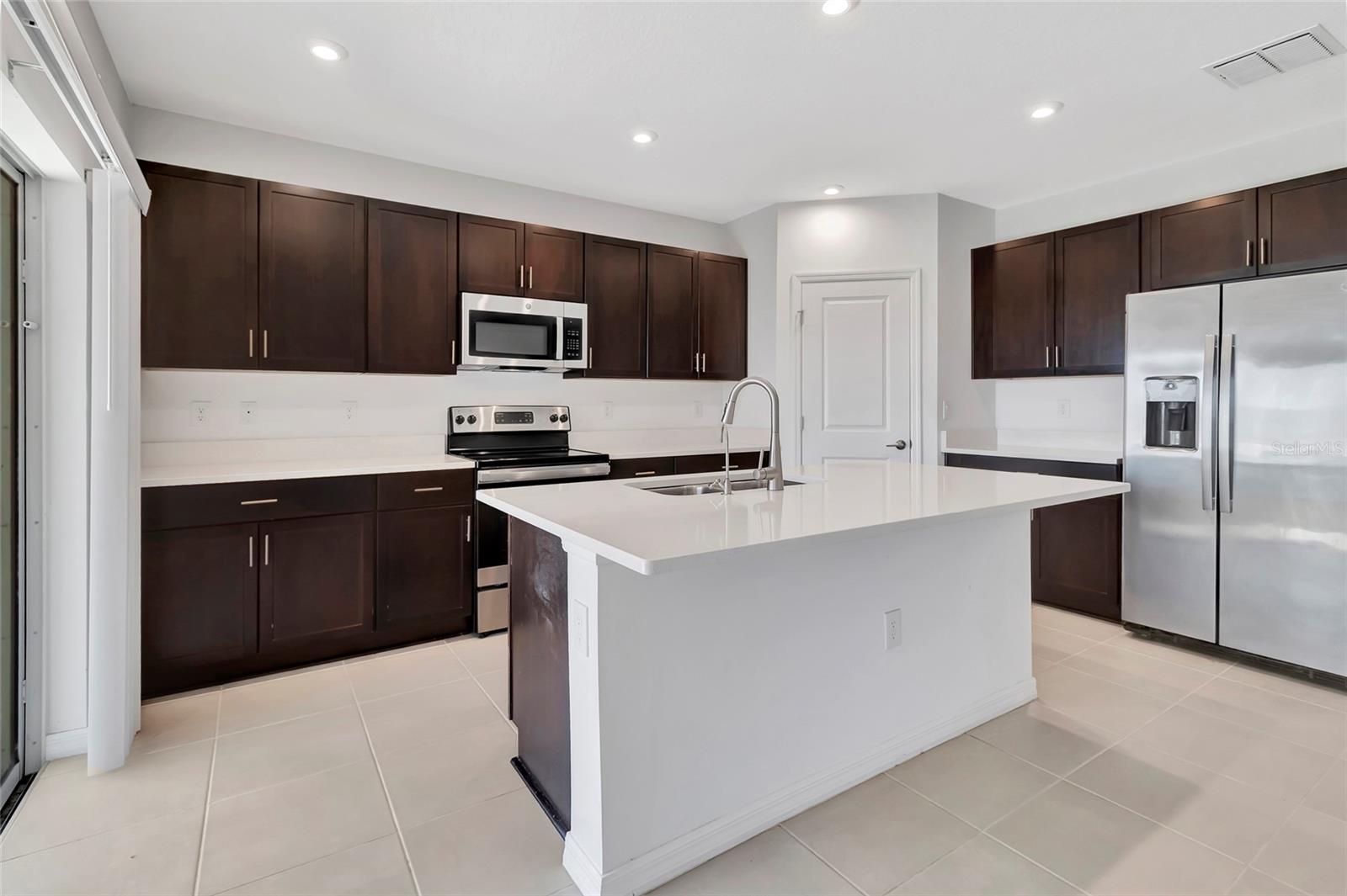 221 AQUAMARINE LN, KISSIMMEE, FL, 34758