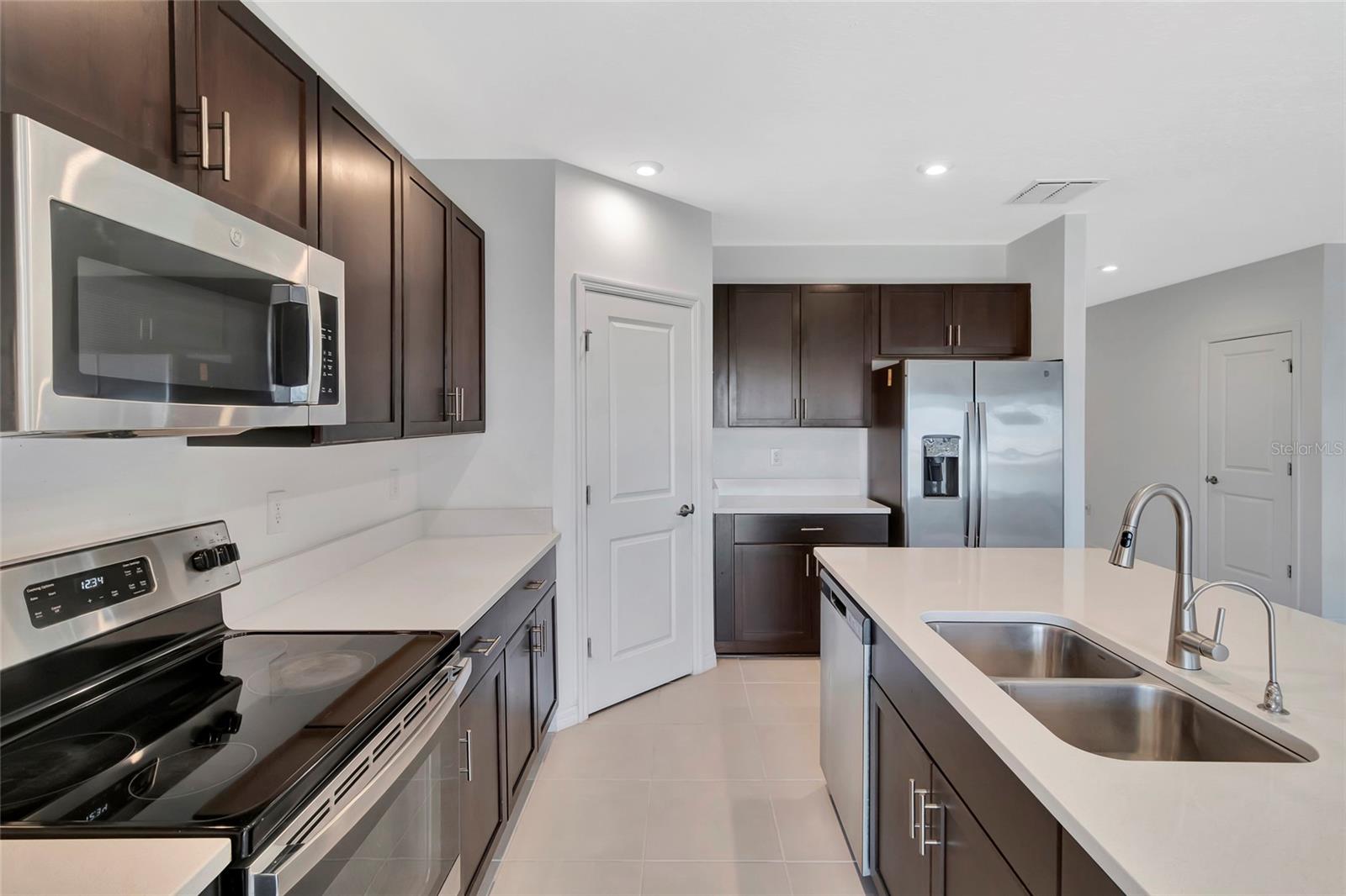 221 AQUAMARINE LN, KISSIMMEE, FL, 34758