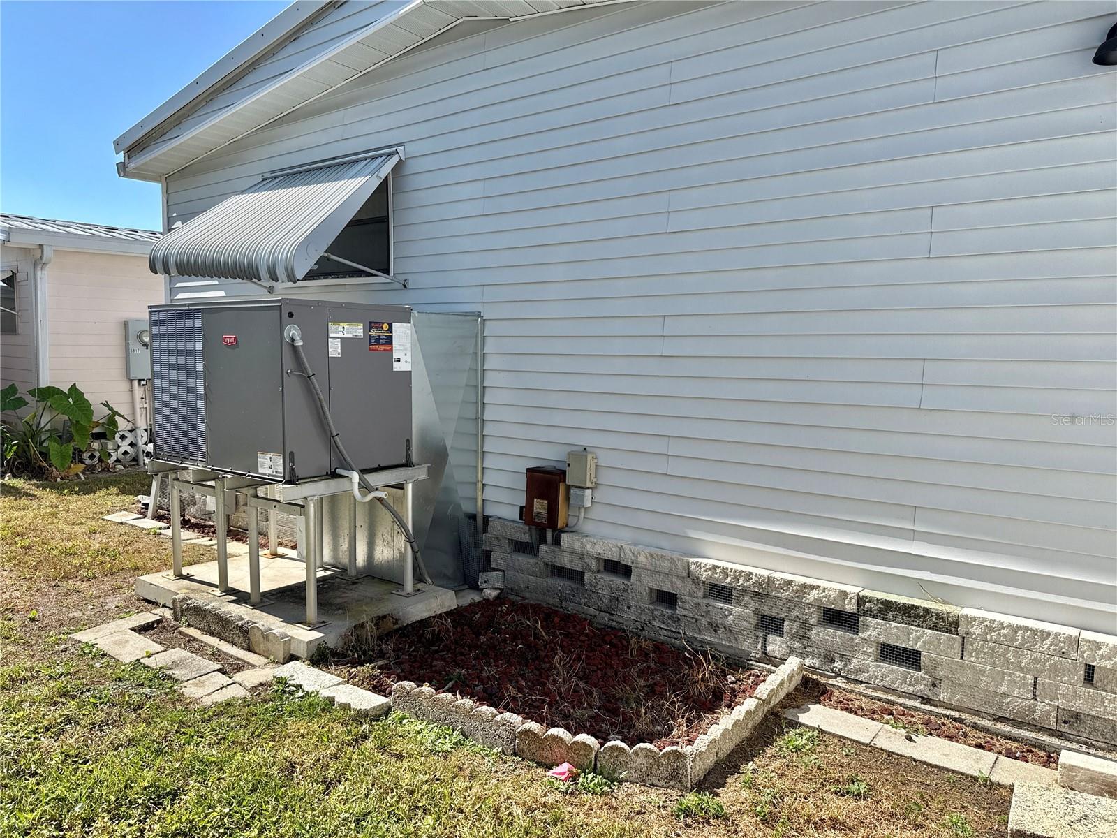 6821 AMERICANA DR NE #106, ST PETERSBURG, FL, 33702