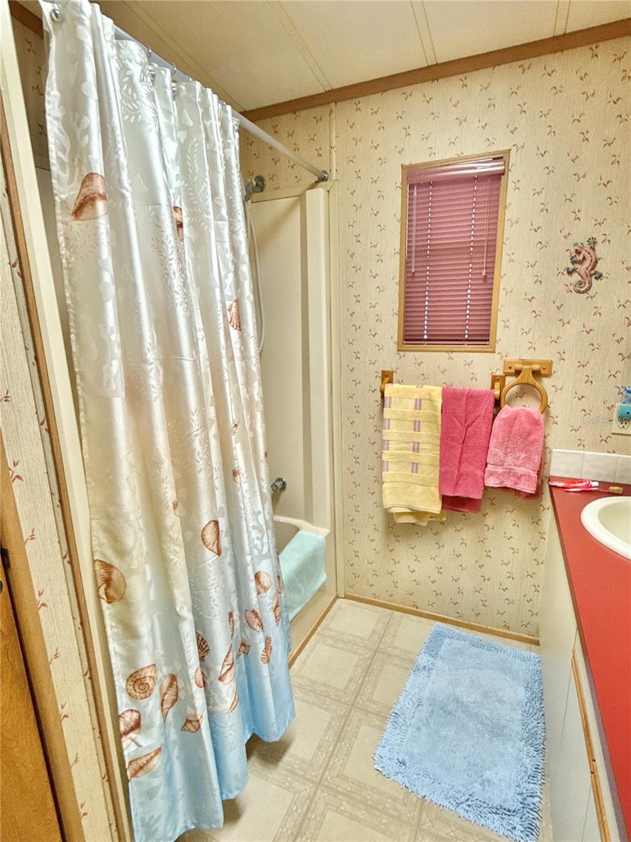 6821 AMERICANA DR NE #106, ST PETERSBURG, FL, 33702