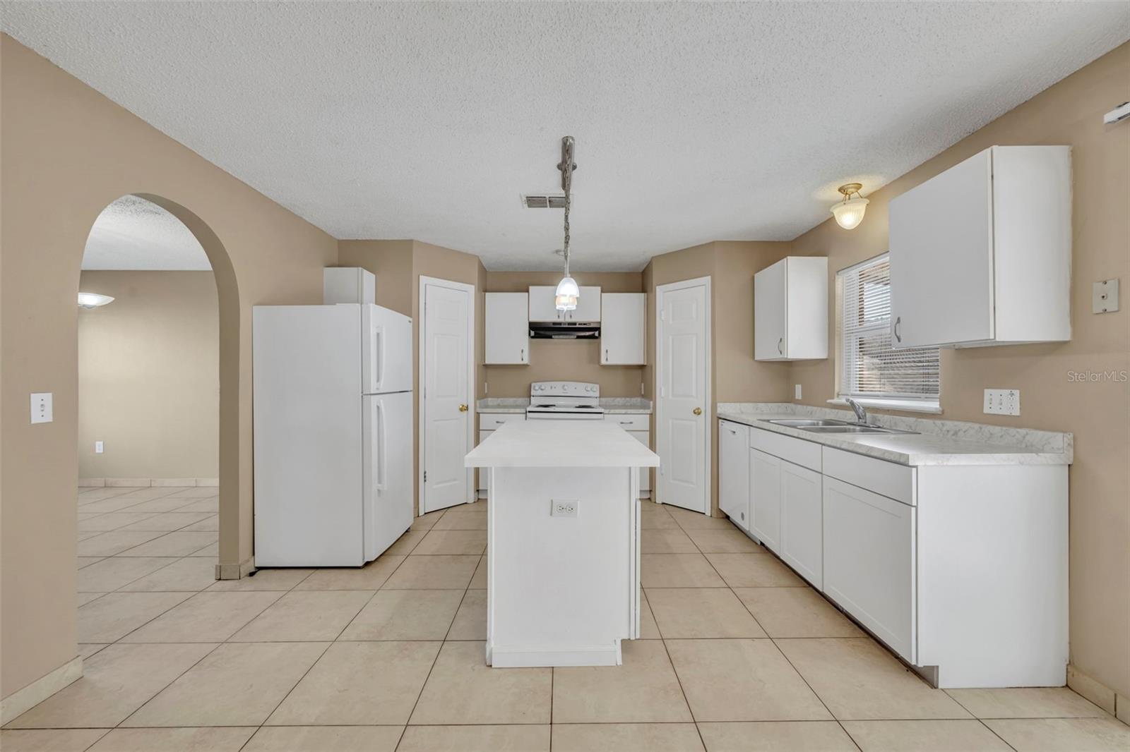 204 CANTERBURY CT, KISSIMMEE, FL, 34758